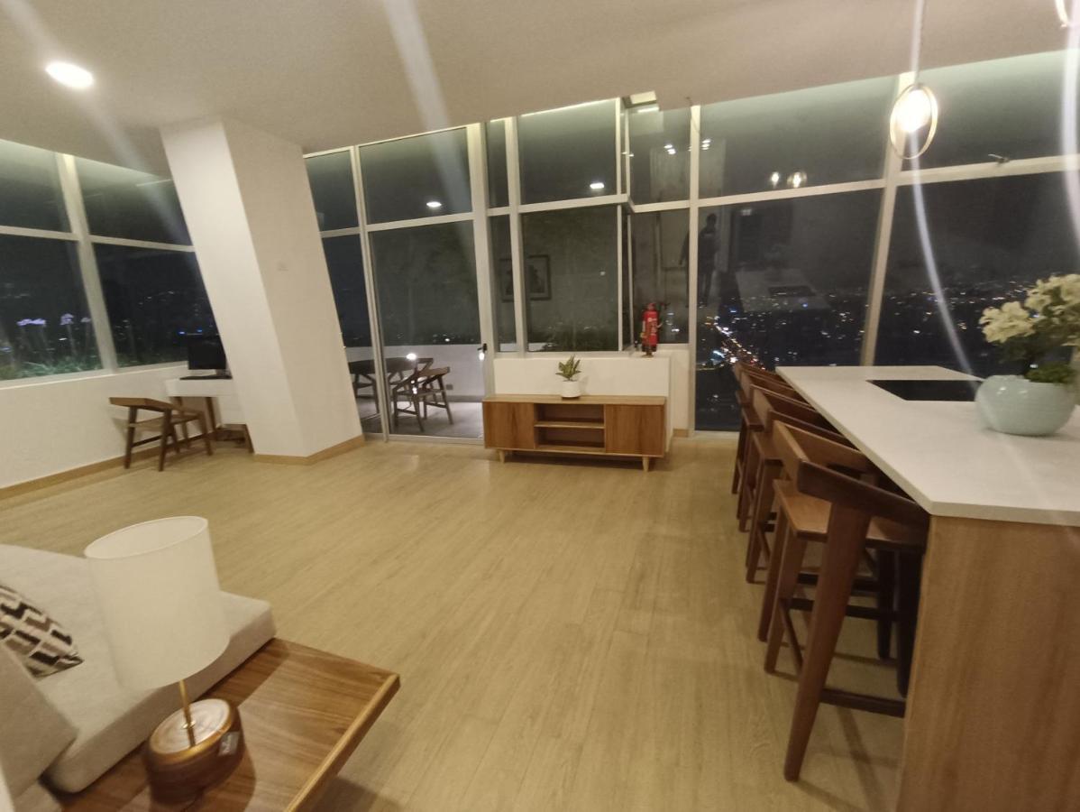 Hermoso Penthouse Vistas Espectacular Apartment Quito